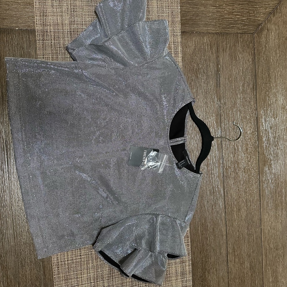 Forever 21 Metallic Silver Puff Sleeve Crop Top - Picture 2 of 5